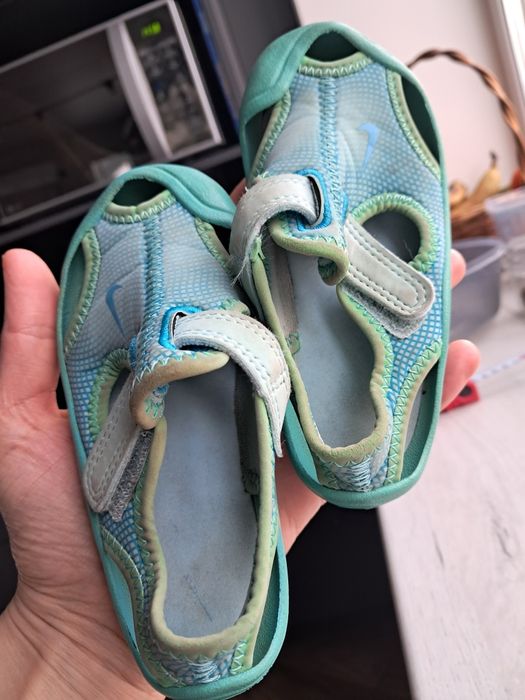 Аквашузи, босоніжки Nike