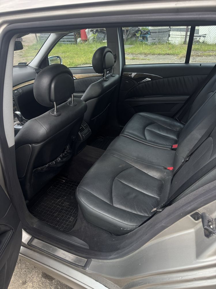 Mercedes-Benz E320 CDI 2004r. Automat/tempomat/klima/alu/hak/skóra/