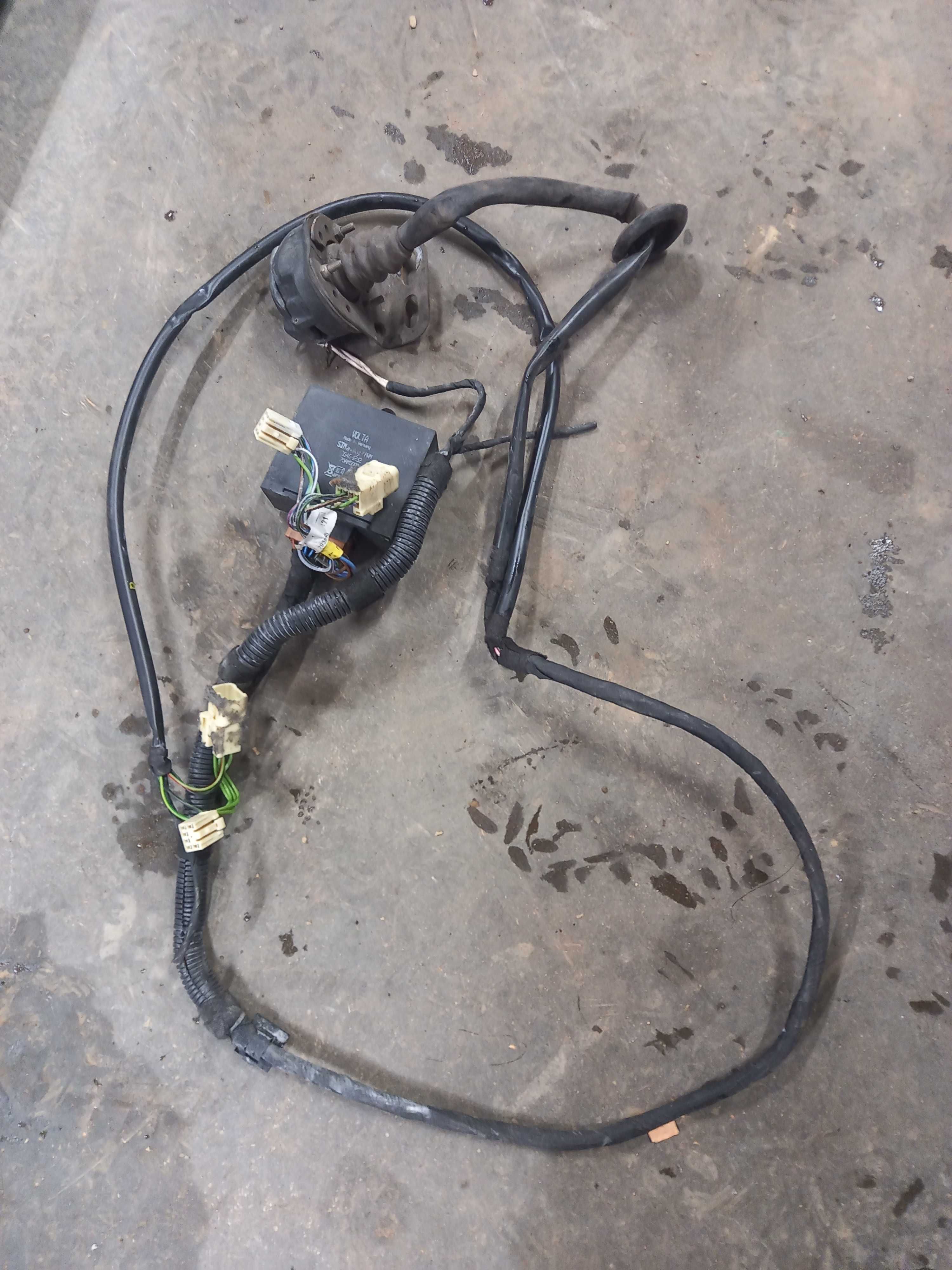 Toyota Yaris III hak holowniczy z instalacja modułem