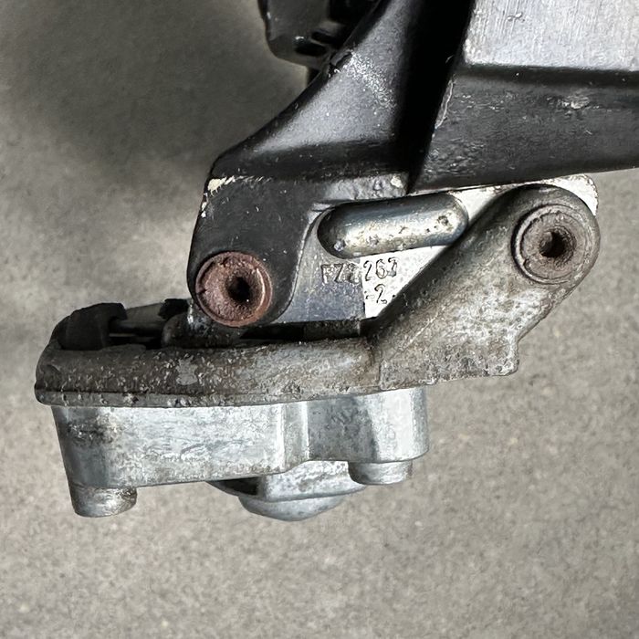 Ліве дзеркало Mercedes w126 1979-91р. з/ч корпус накладка гумовий кут