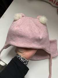Тепла зимова шапочка с хомутиком