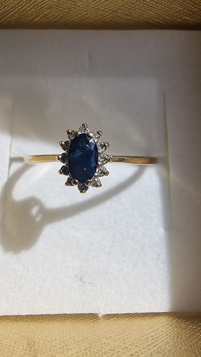 Pierscionek z diamentami p.585 0,08ct