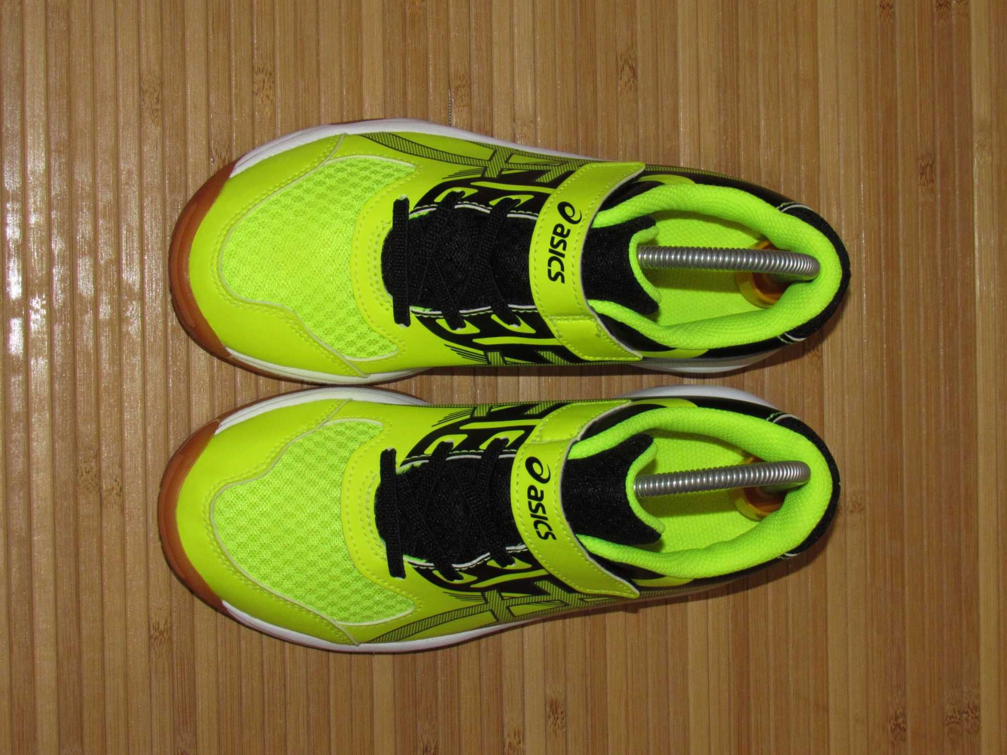 Кросівки для волейболу Asics Upcourt 2 PS; EUR-34,5; ус-ка 21,5см