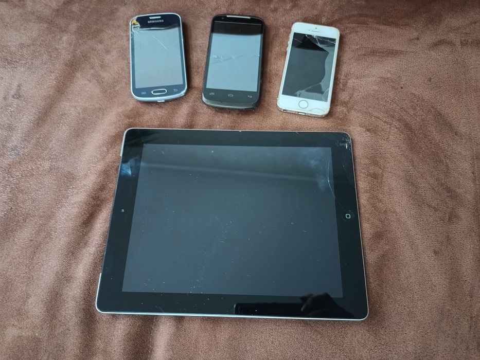 IPhone, IPad, Samsung,   на запчастини