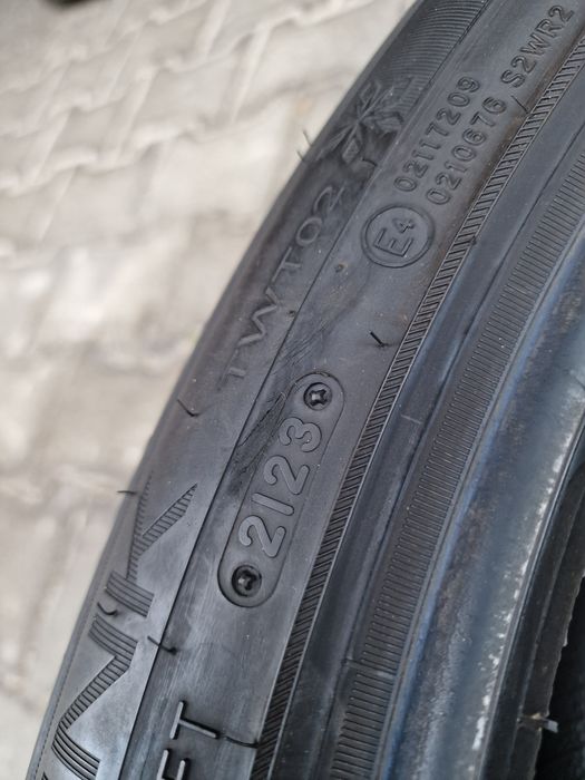 Triangle 245/45 R20