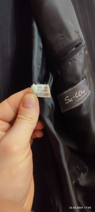 Garnitur czarny w prążki