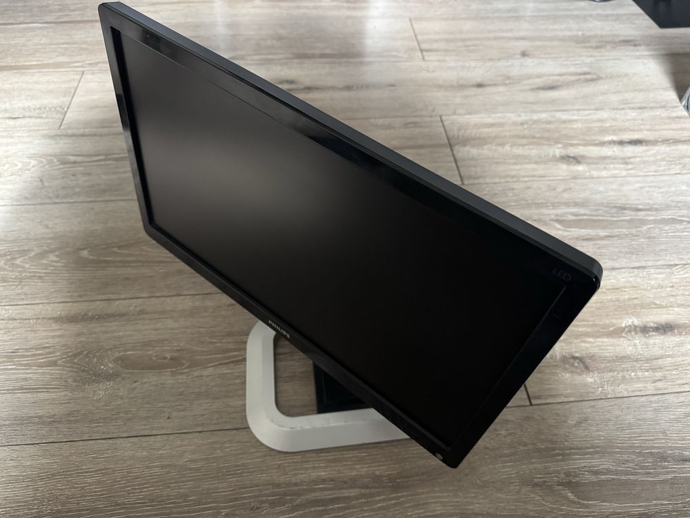 Монитор Philips Б/У
