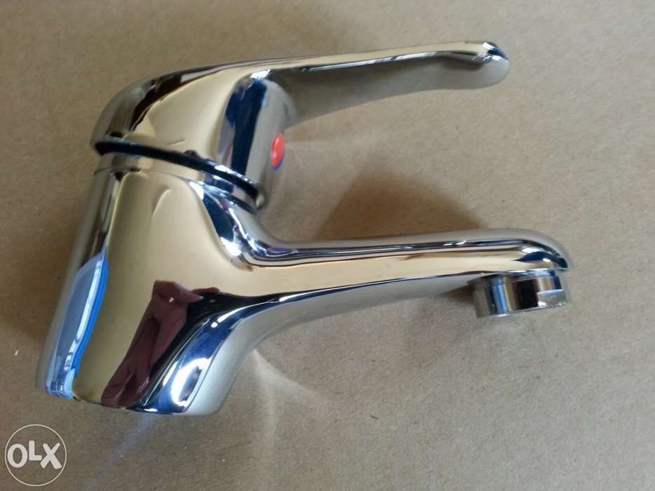 Torneira banheira casa de banho nova