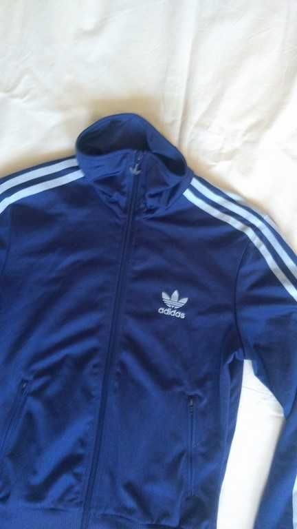 bluza sportowa adidas mała s z liściem na plecach