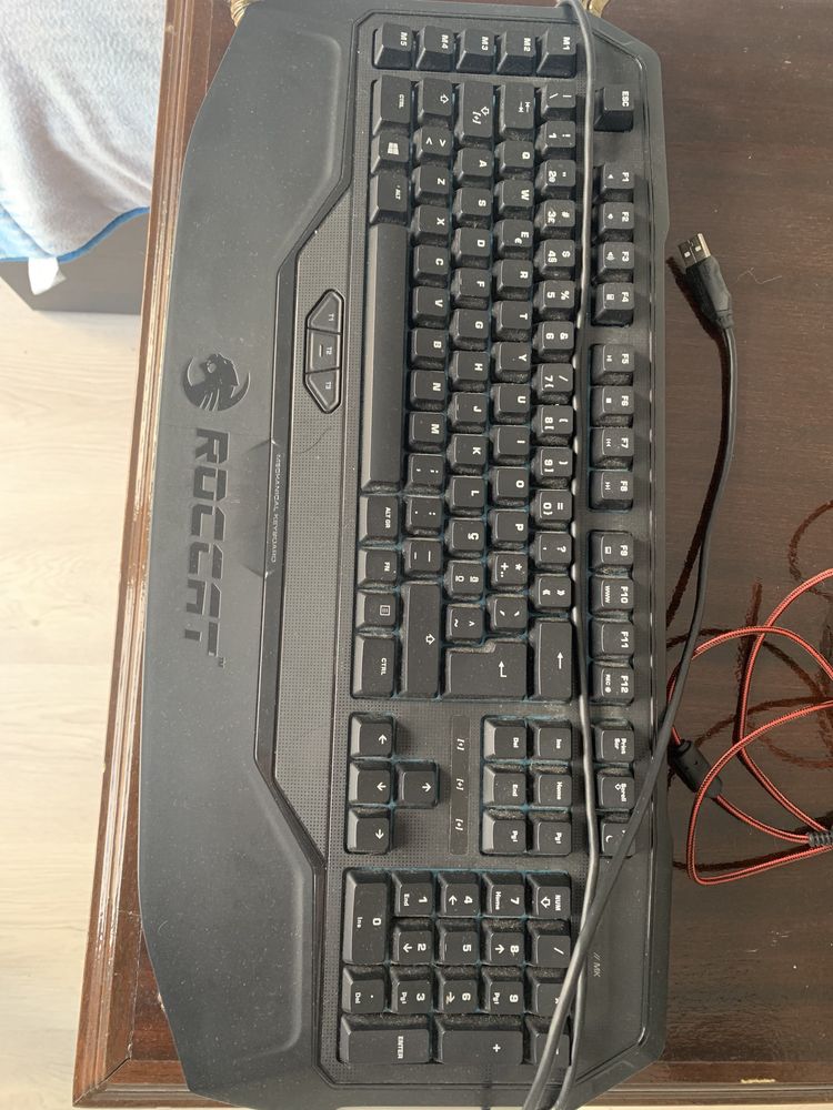 Teclado Mecânico Roccat Ryos (como novo)