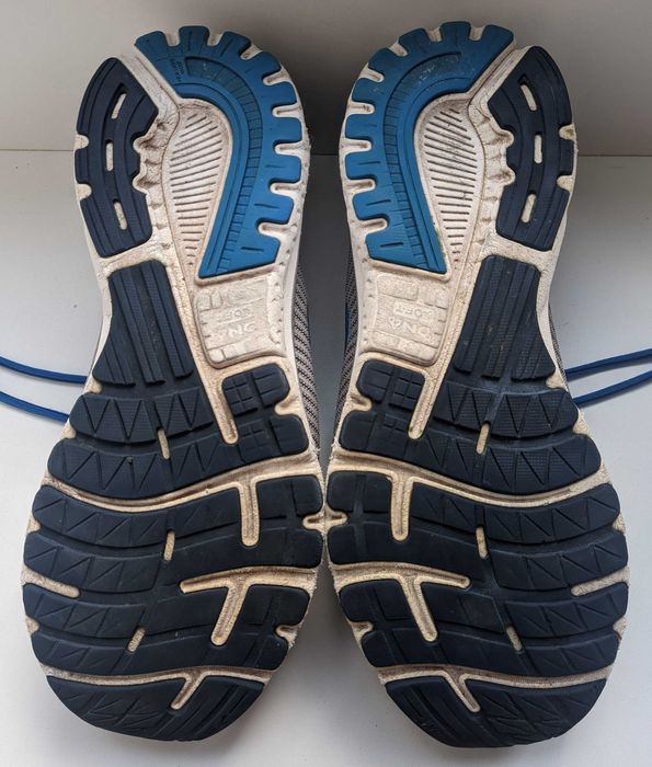 Brooks Adrenaline 20 Вьетнам кроссовки 2020 г. Размер 44 Стелька 29 см