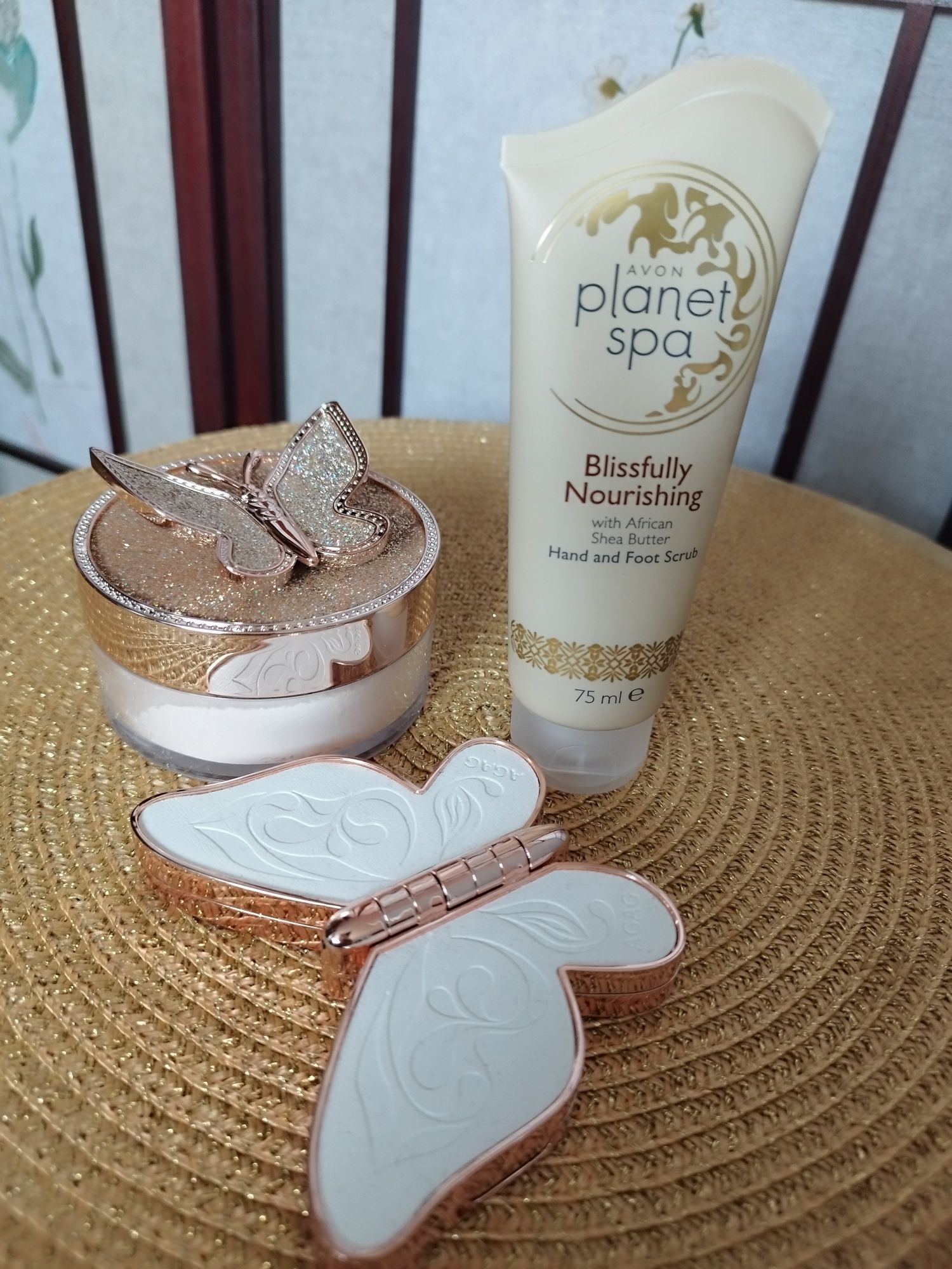 Avon scrub do rąk