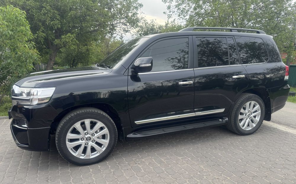 Toyota Land Cruiser 200 дизель автомат
