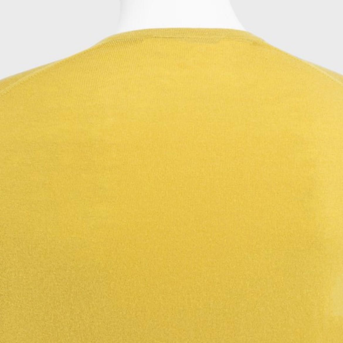 Loro Piana - Camisola 100% caxemira, gola em V, Cor amarela, tamanho M