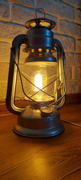 Przepiękna dekoracyjna lampa naftowa na prąd