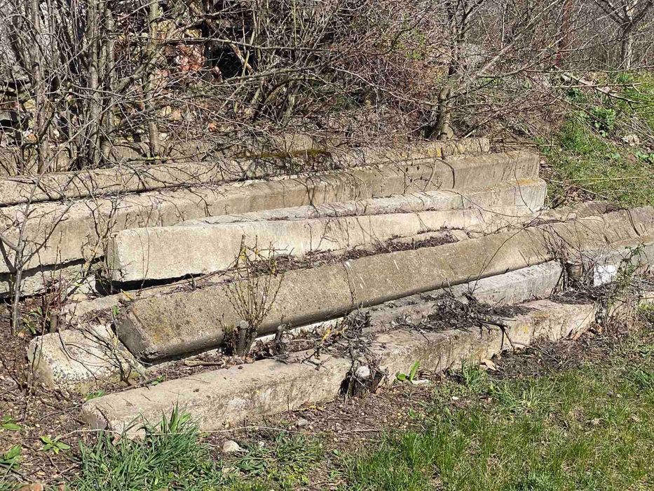 Бетонні стовби армовані 4,20 м.