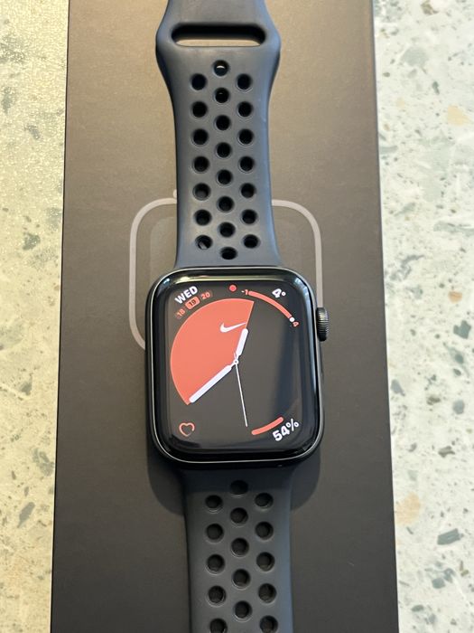Apple Watch SE 44mm Midnight Nike Edition