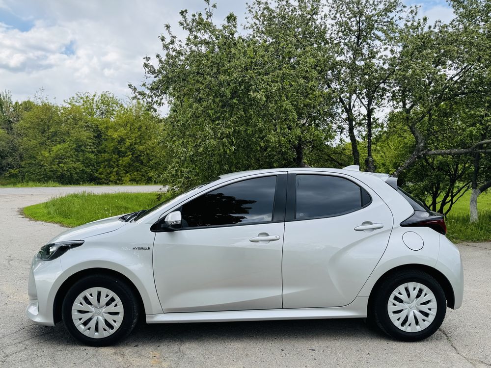 Toyota Yaris 1.5 Hybrid e-CVT Style 2023 рік Official