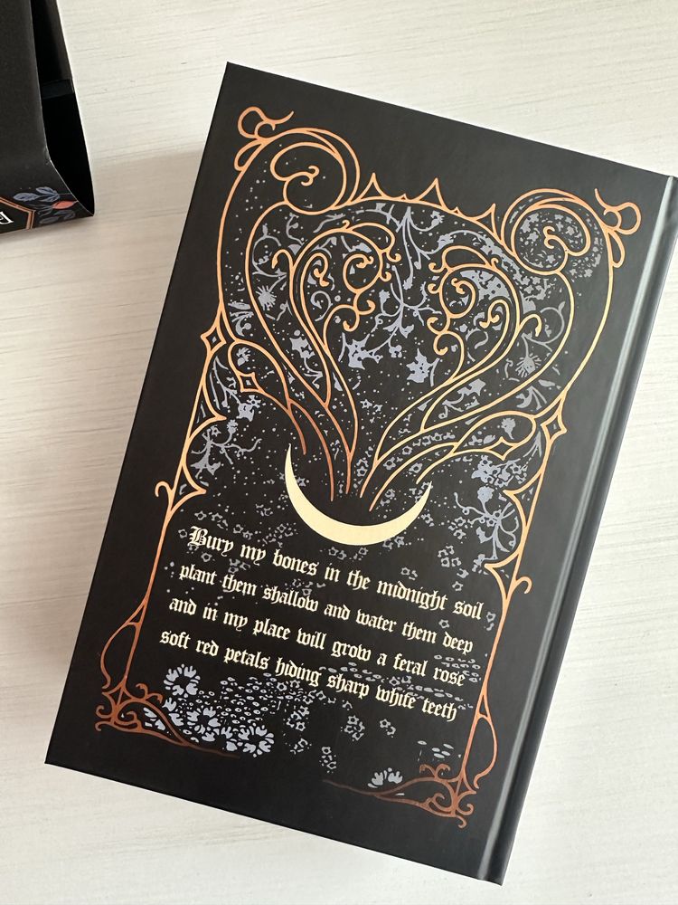Bury our bones in the soil, V.Schwab Fairyloot