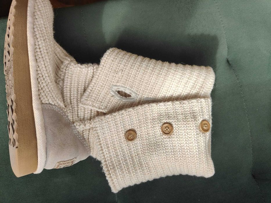 BOTAS novas  de LÃ  marca UGG