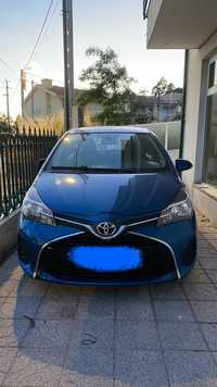 Toyota Yaris azul