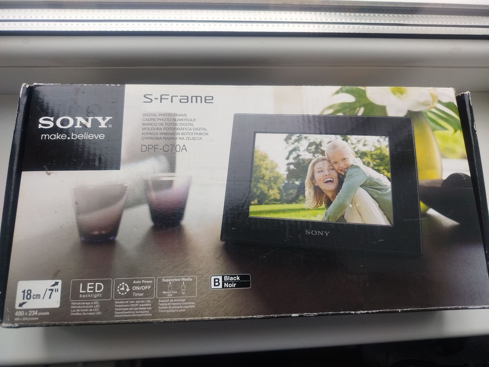 Цифровая фоторамка Sony dpf-c70a