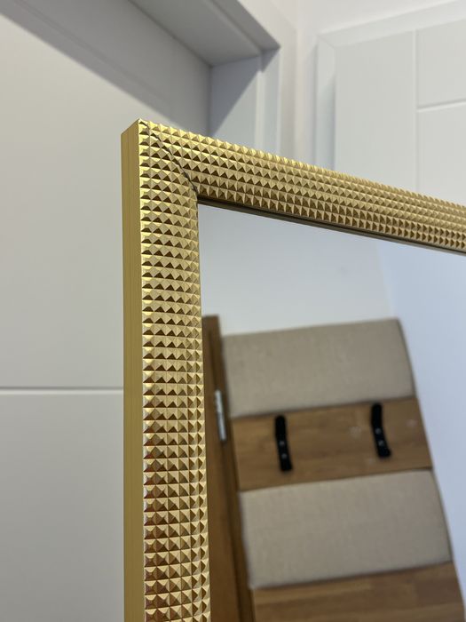 Lustro stojące regulowane, złota rama