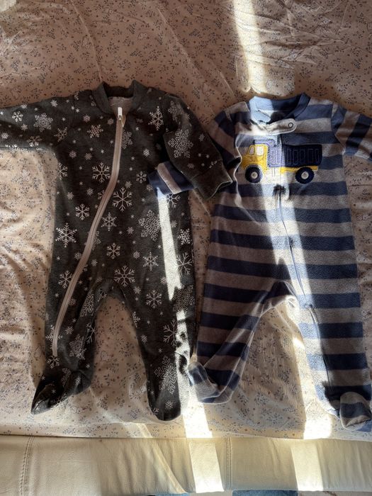 Два Сліпа 9 місяців лот carters хлопчику