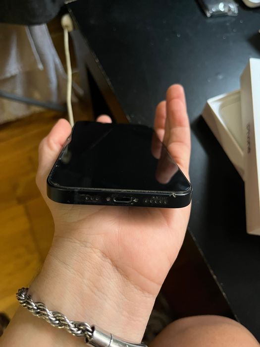 iPhone 13 128GB marcas de uso