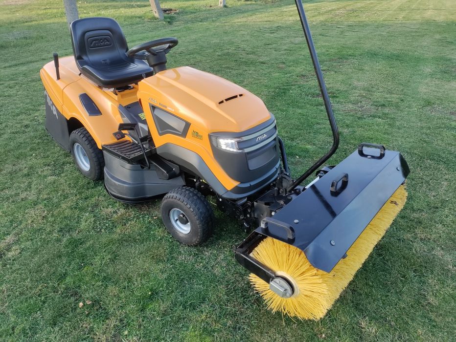 Traktorek kosiarka Stiga Estate 4092H + zamiatarka