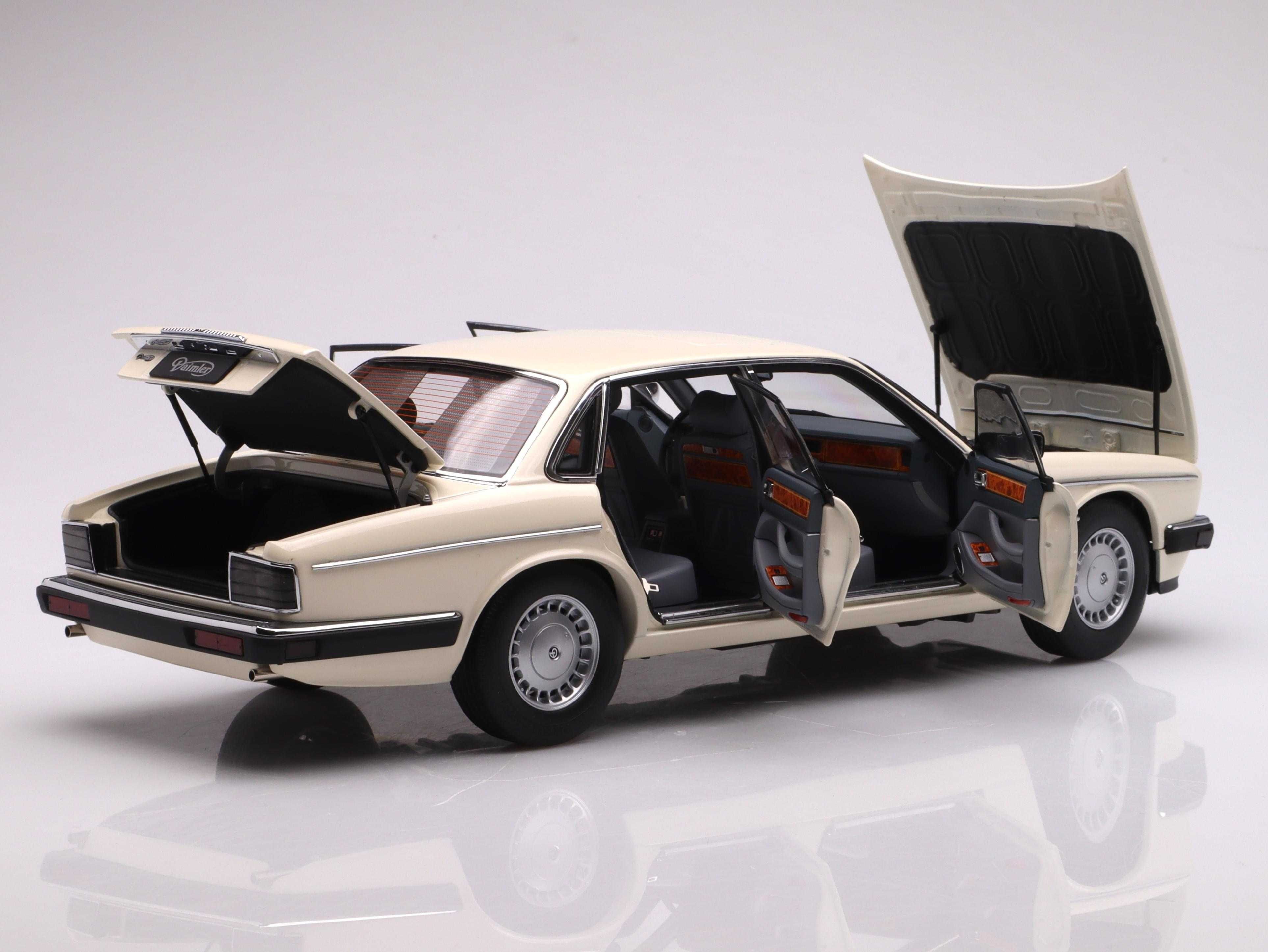 1986 Jaguar XJ6 Daimler XJ40 glacier white 1/18 [nowy] ALM810542 PROMO