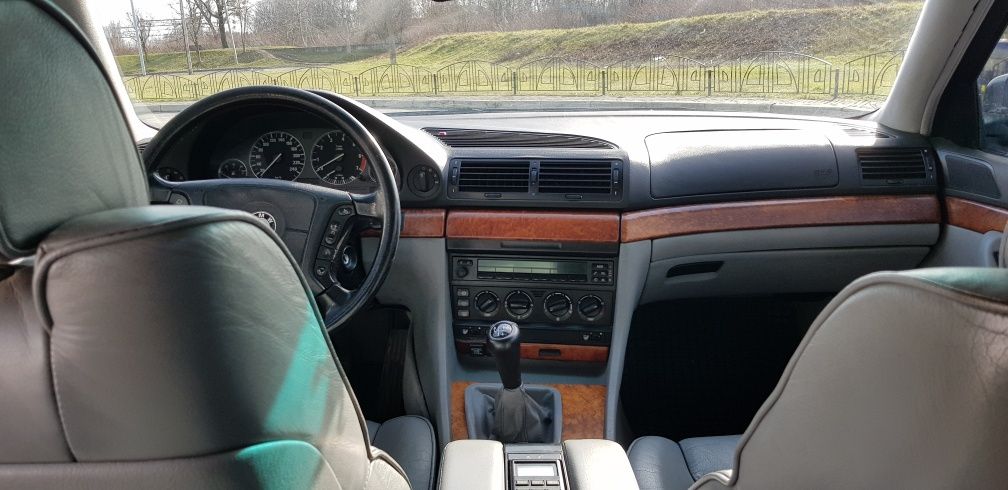 BMW 38. Механика 3.5 бензин/газ 1998г.р.