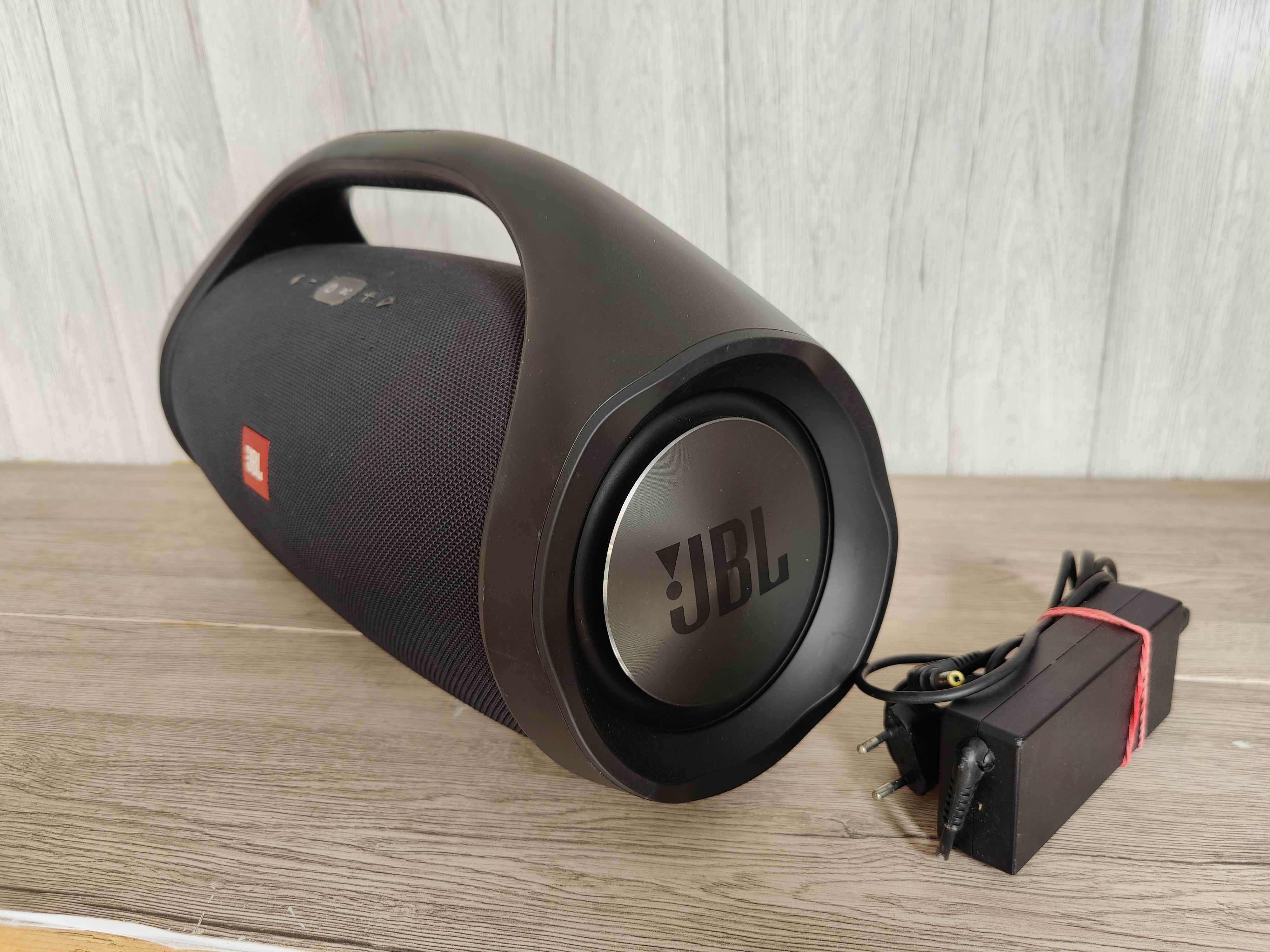 Портативная акустика JBL Boombox