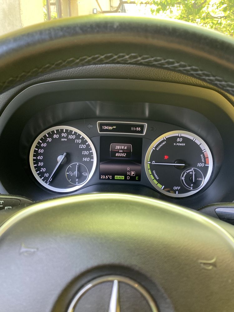 Mercedes-Benz B 250e