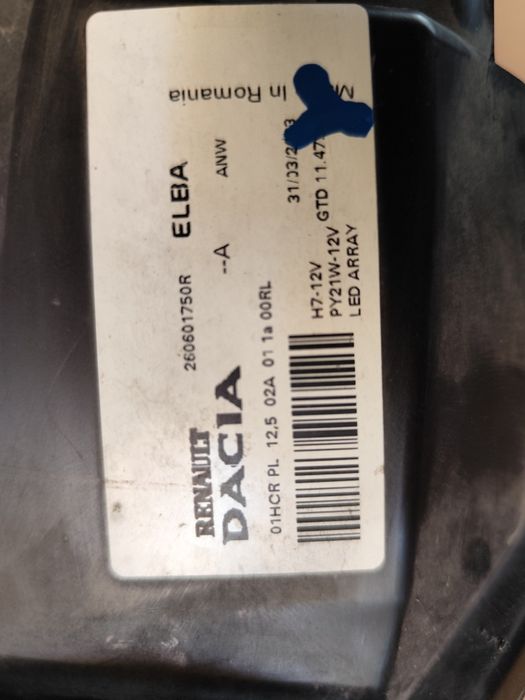 Farol esquerdo Dacia