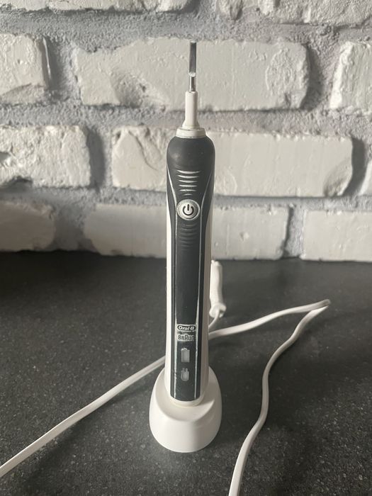 Oral-B Braun 3756 Szczoteczka elektryczna