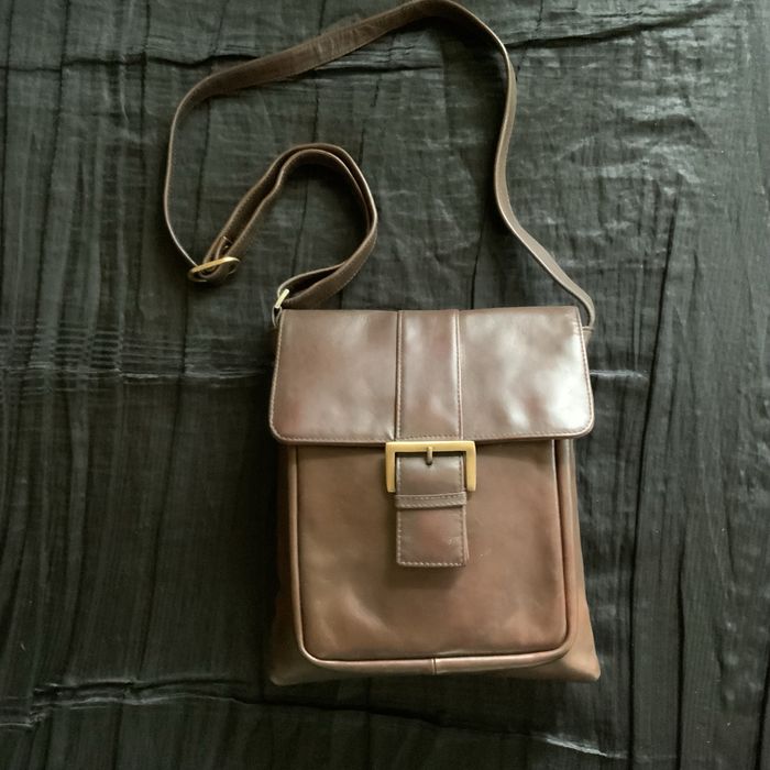 Шкіряна чоловіча сумка через плече. Виготовлена в Англіі