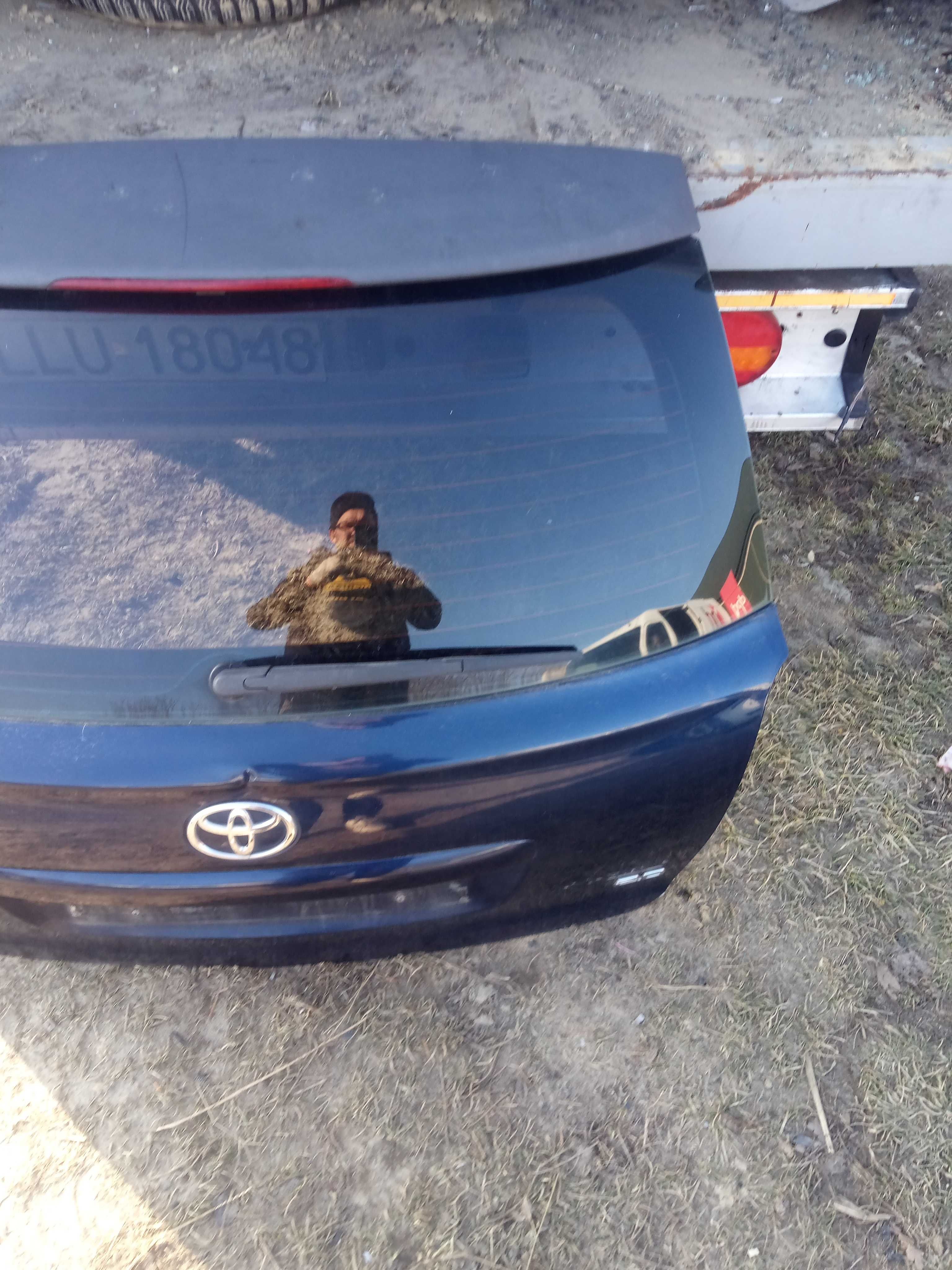 toyota avensis t25 klapa tylna kombi 03-08