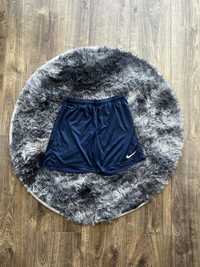 Спортивные шорты nike dri fit M