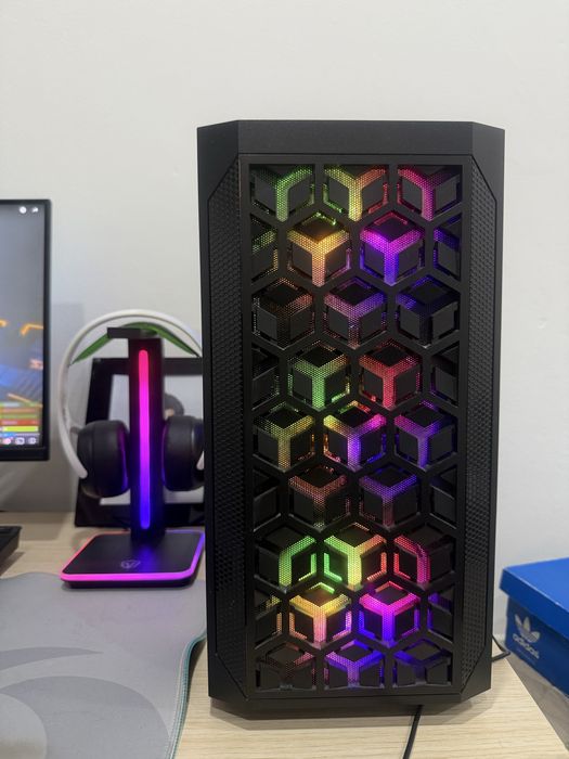 Computador gaming  pouco usado
