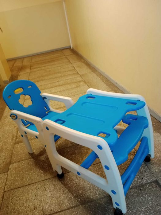 Krzesełko do karmienia plus stolik dla starszaka