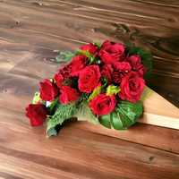 Wiązanka czerwone róże ciężka kompozycja łezka sztuczna