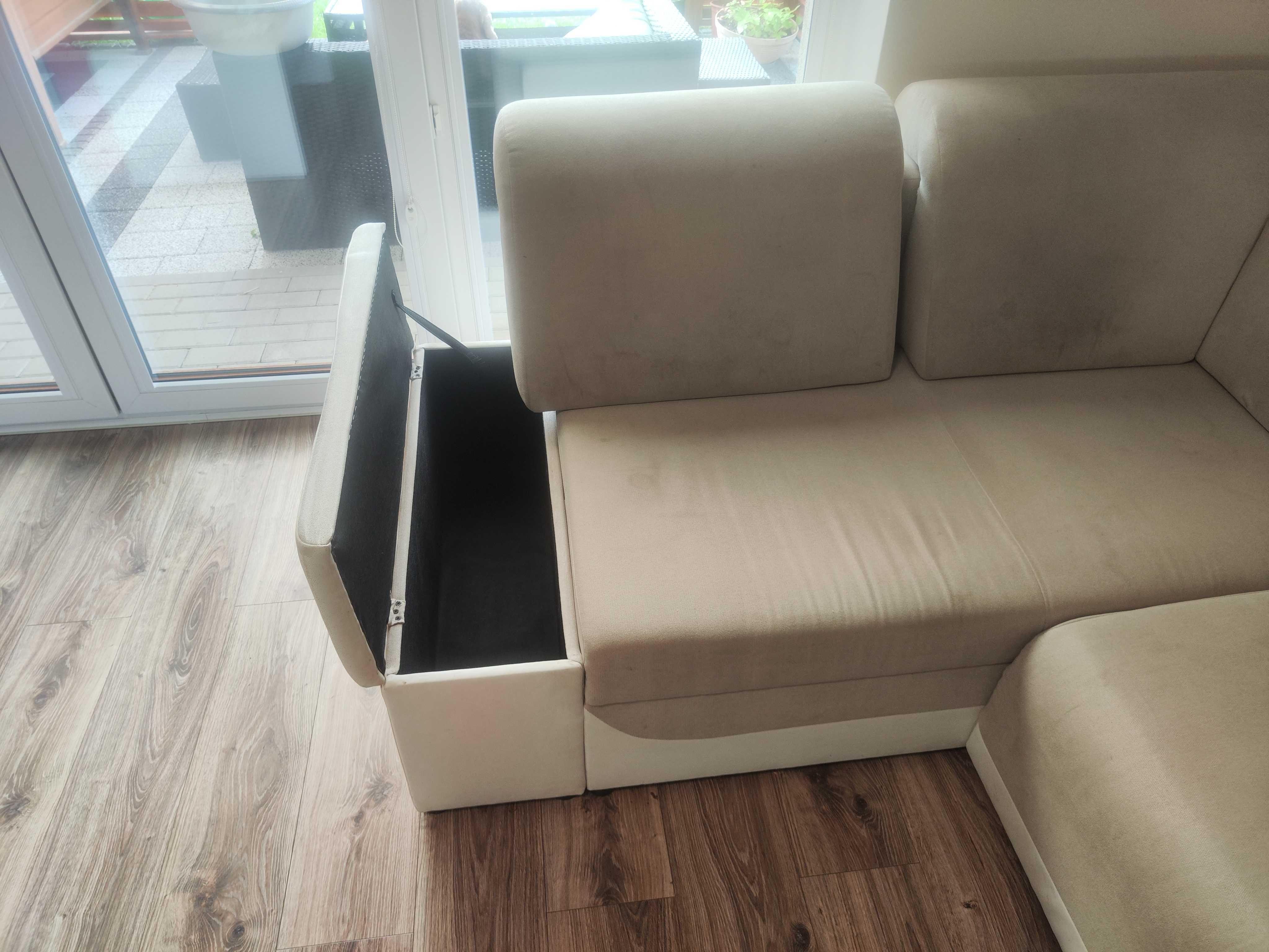 Sofa-rogówka stan dobry, warta uwagi.