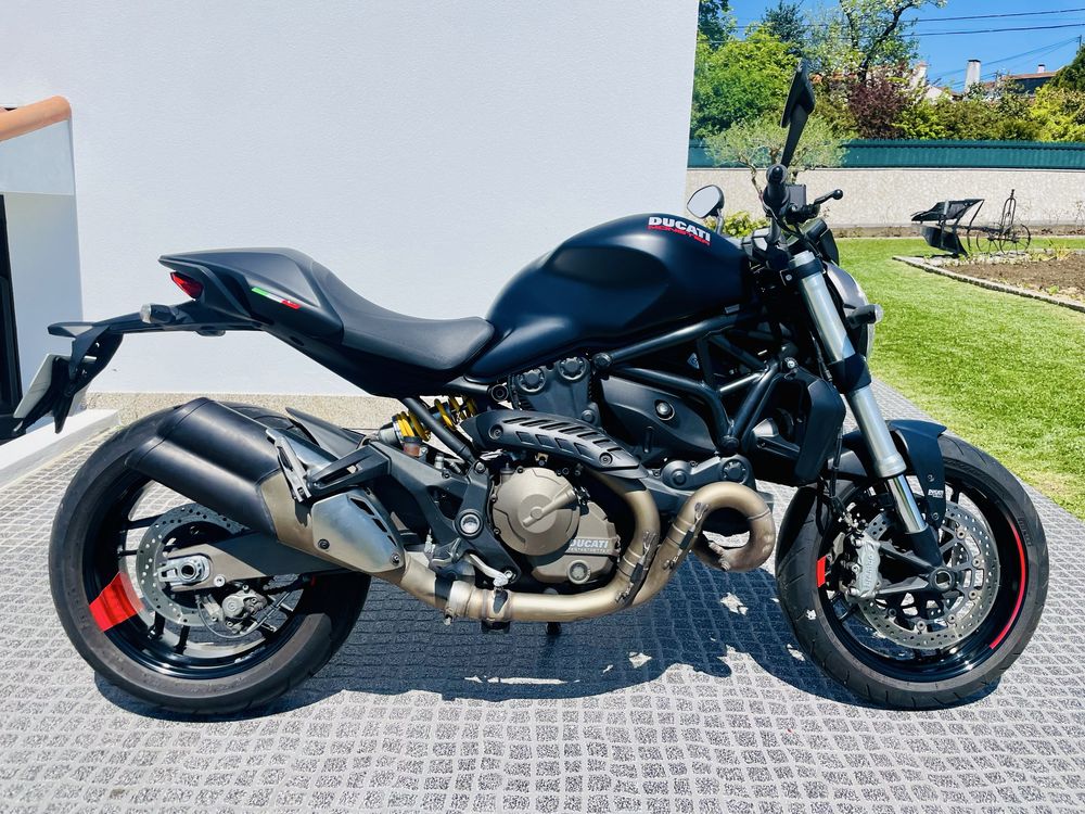 Ducati Monster 821 Dark, NOVA! [com vídeo]