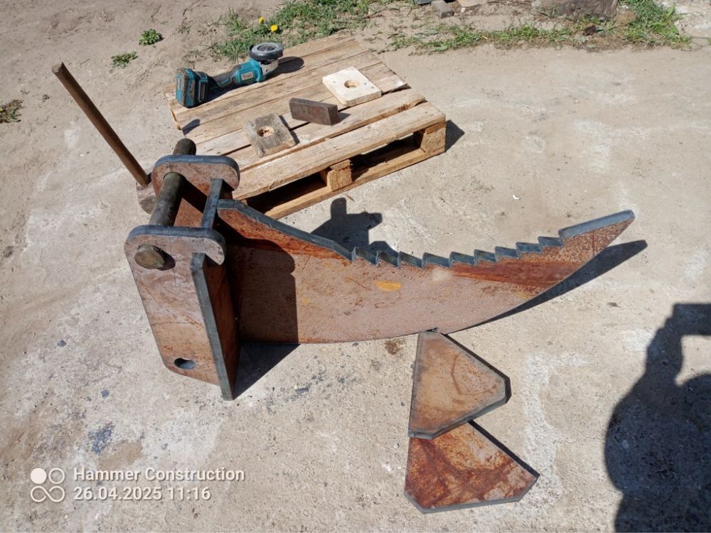 Zrywak korzeni 80cm JCB 3CX, CAT