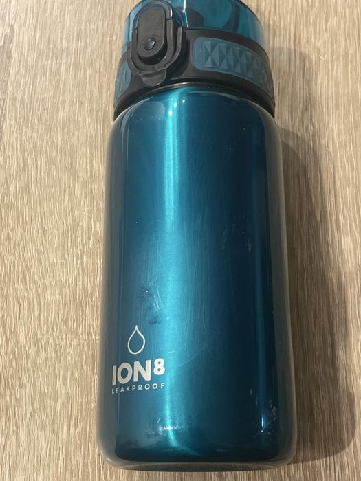 Bidon ION8 330 ml.