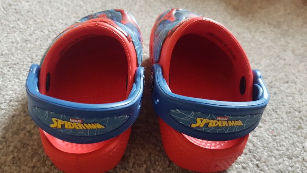 Crocs nowe buciki Marvela Spiderman świecące rozmiar C4 roz 19-20