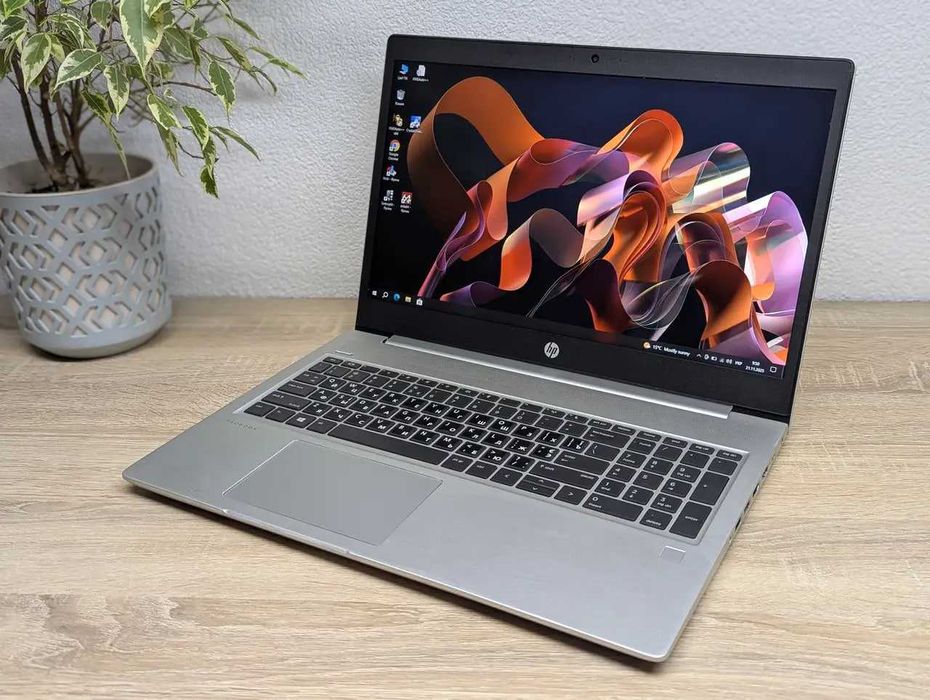 Ноутбук  Full HD, Intel Core i5-8265U,16GB DDR4,SSD 256Gb