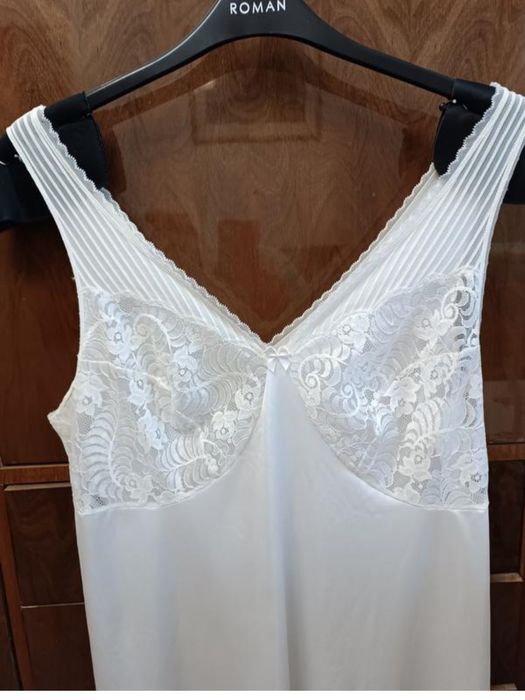 Жіноча нічна сорочка-комбінація