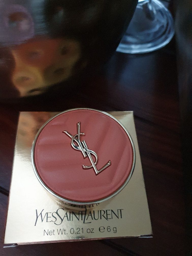 Yves Saint Laurent - róż do makijażu nr 57 Coral Clash